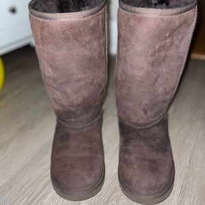 Tall brown Uggs